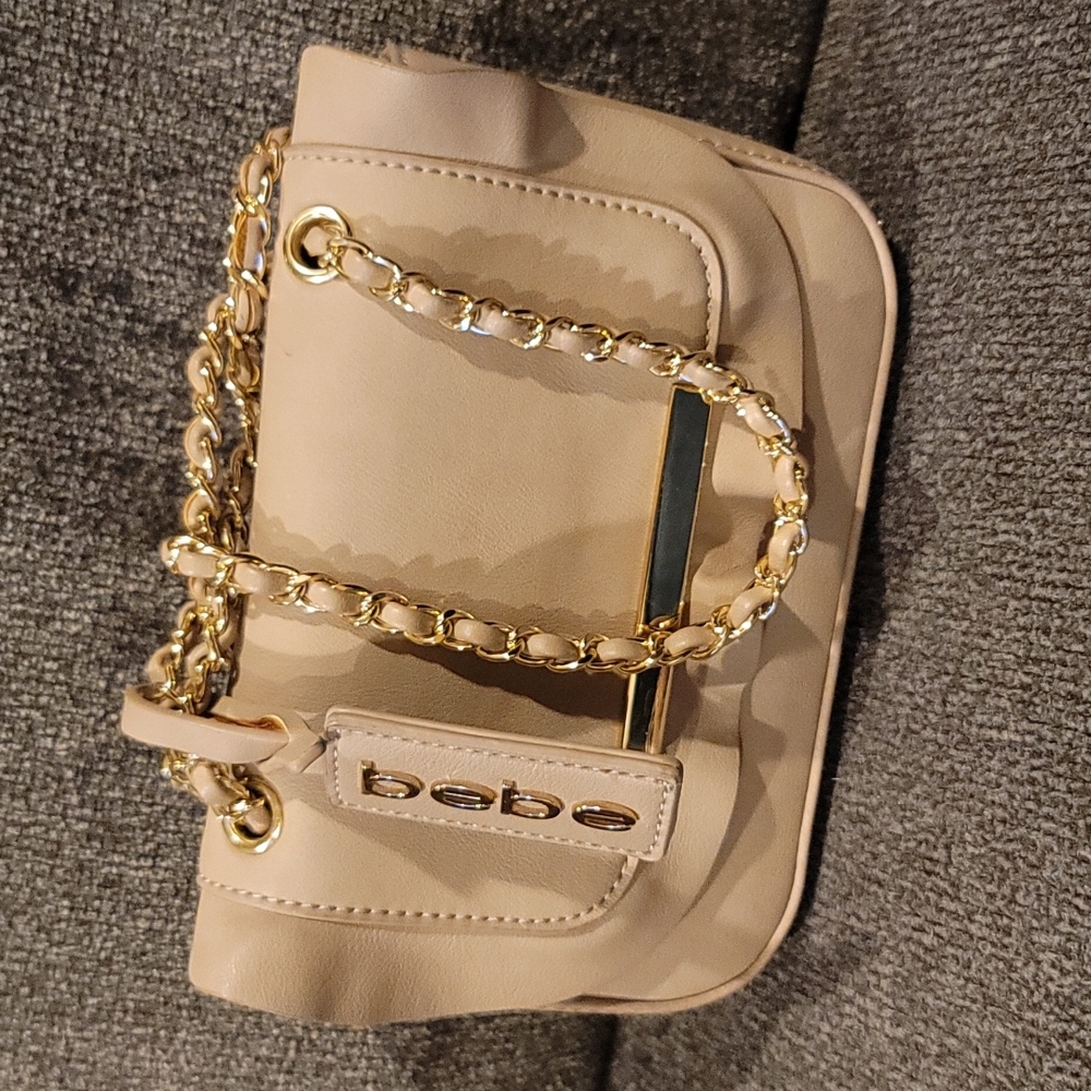 Bebe crossbody.